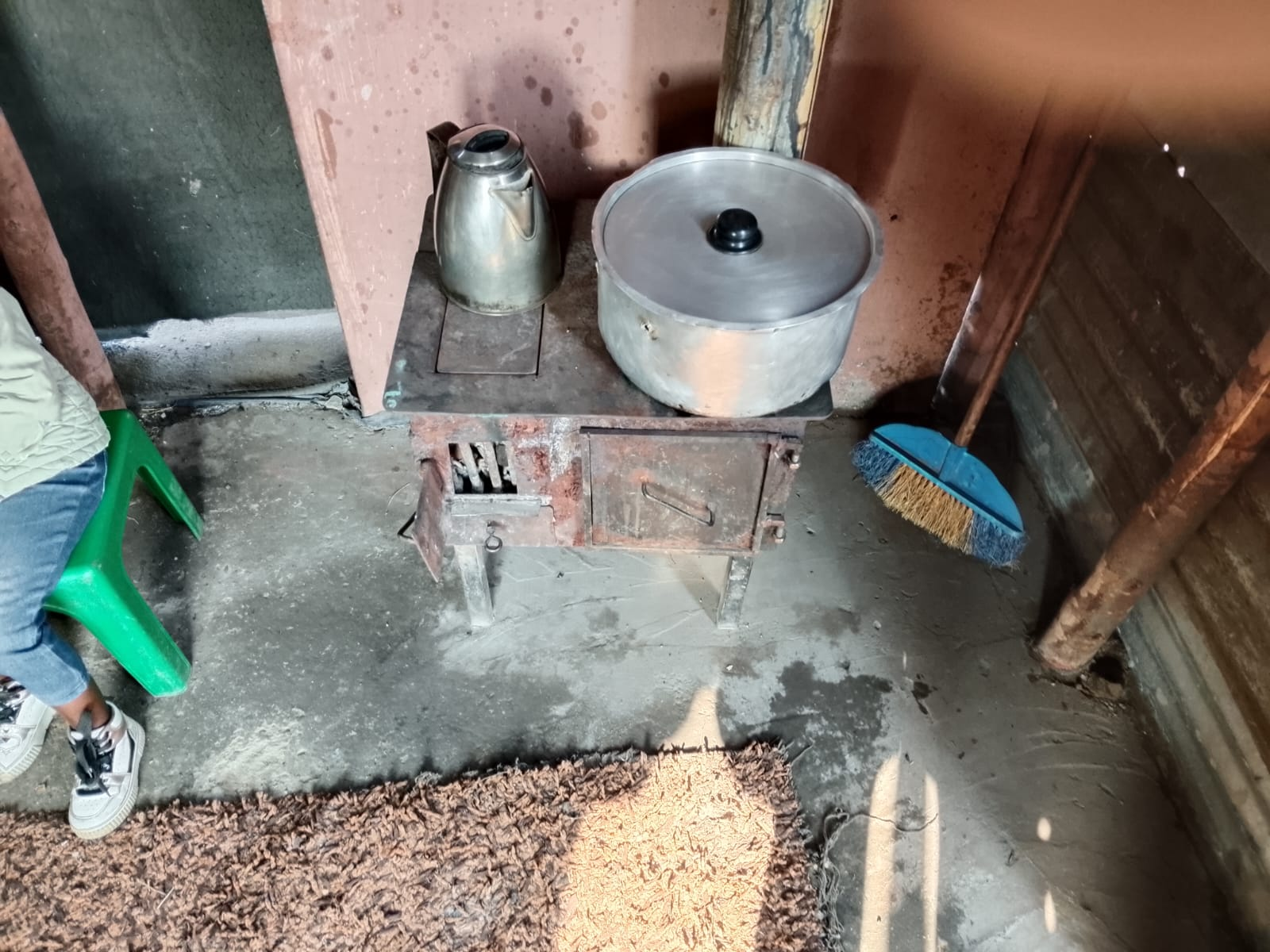 Nkanyezi kitchen and cooking area
